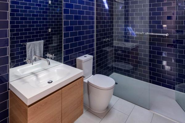 White tiles bathroom purchase price + preparation method